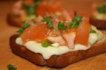 Брускетта с моцареллой