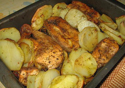 Рыба запеченная с картофелем