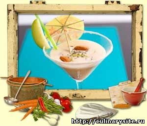 Молочный коктейль с яблоками и орехами