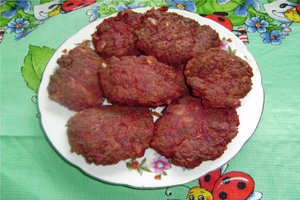 Котлеты со свёклой: вкусно и необычно
