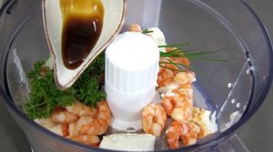 Добавляем соус