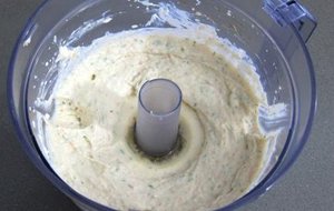 Нарезаем ингредиенты в комбайне 