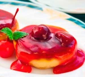 Сырники с вишнёвым соусом