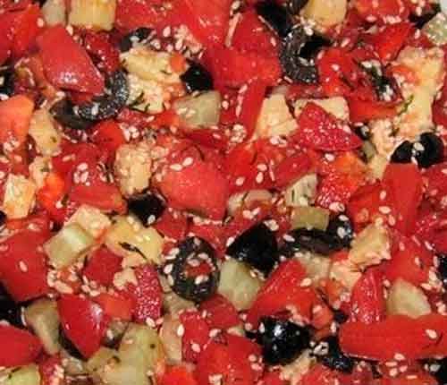 Салат с кунжутом и авокадо