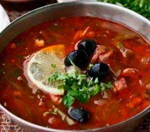 Мясная солянка с почками.