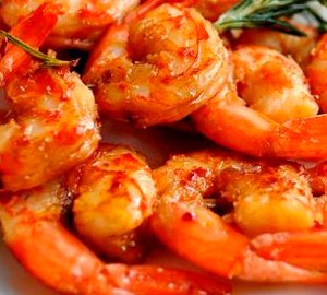 Жареные креветки с острым соусом