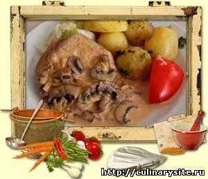 Свинина под грибным соусом
